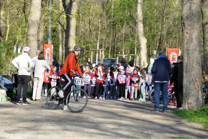 Kinder beim Lauf