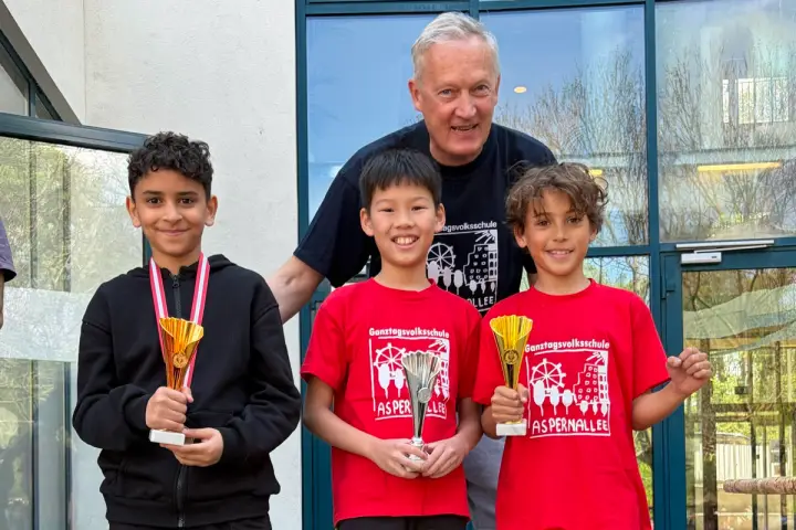 Siegerehrung  2. Aspernallee Schullauf
