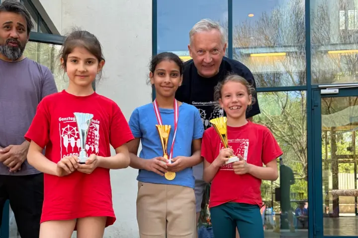 Siegerehrung  2. Aspernallee Schullauf